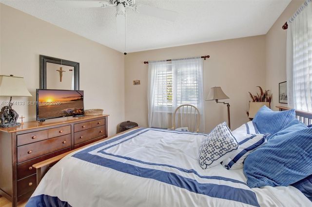5320 SW 21st Ct, Plantation, FL 33317
