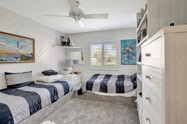 5320 SW 21st Ct, Plantation, FL 33317