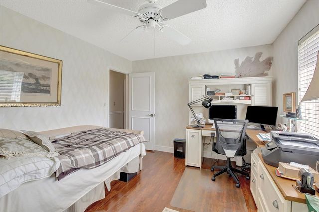5320 SW 21st Ct, Plantation, FL 33317