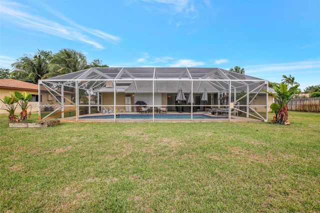 5320 SW 21st Ct, Plantation, FL 33317