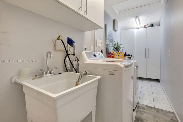 5320 SW 21st Ct, Plantation, FL 33317