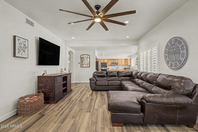 285 S RED ROCK Street, Gilbert, AZ 85296