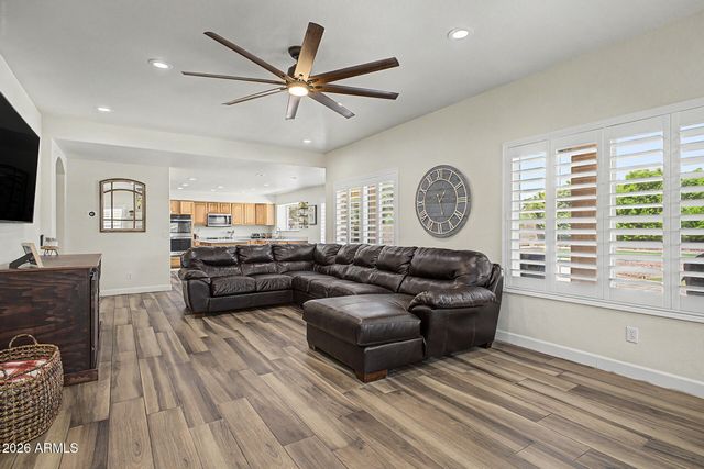 285 S RED ROCK Street, Gilbert, AZ 85296
