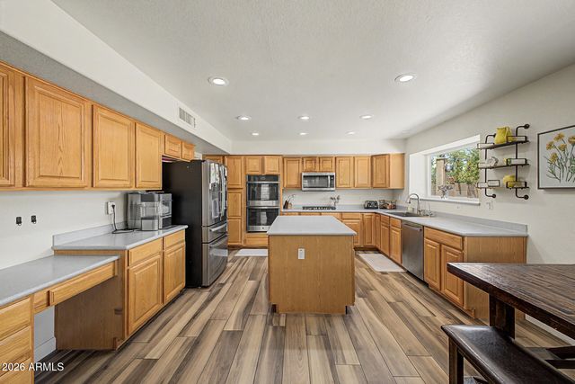 285 S RED ROCK Street, Gilbert, AZ 85296