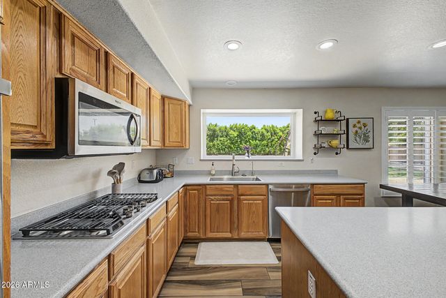 285 S RED ROCK Street, Gilbert, AZ 85296