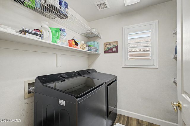 285 S RED ROCK Street, Gilbert, AZ 85296