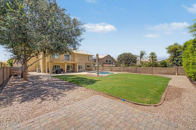 285 S RED ROCK Street, Gilbert, AZ 85296