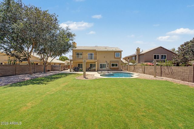 285 S RED ROCK Street, Gilbert, AZ 85296
