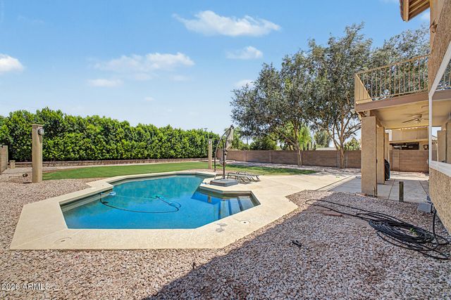 285 S RED ROCK Street, Gilbert, AZ 85296