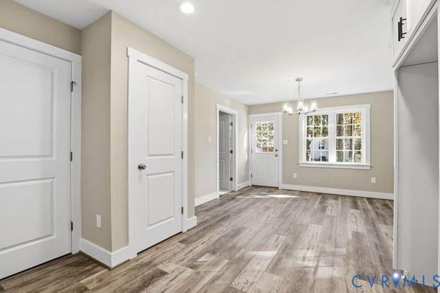 230 Glen St, West Point, VA 23181