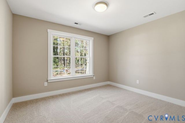 230 Glen St, West Point, VA 23181