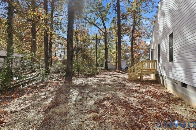 230 Glen St, West Point, VA 23181