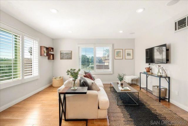 2828 Famosa Blvd 305, San Diego, CA 92107