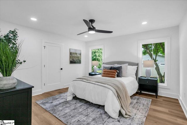 2 Dahlglen Avenue, Greenville, SC 29607