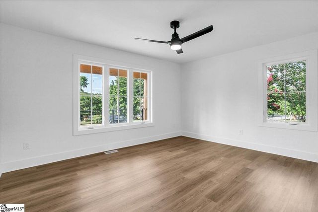 2 Dahlglen Avenue, Greenville, SC 29607