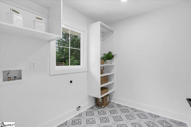 2 Dahlglen Avenue, Greenville, SC 29607