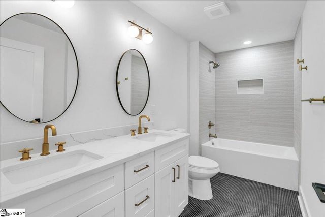 2 Dahlglen Avenue, Greenville, SC 29607