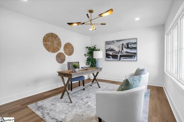 2 Dahlglen Avenue, Greenville, SC 29607