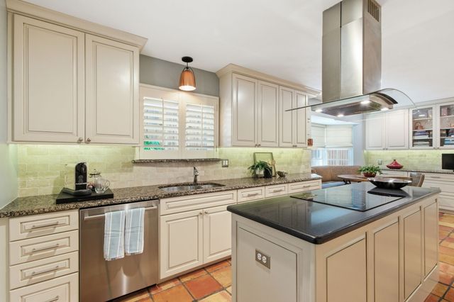209 Fall Creek Drive, Richardson, TX 75080