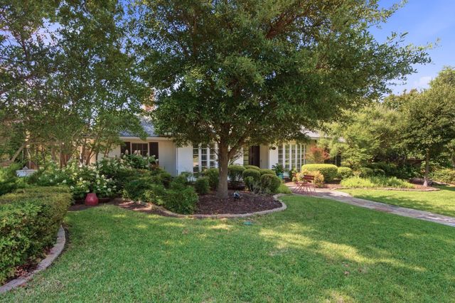 209 Fall Creek Drive, Richardson, TX 75080