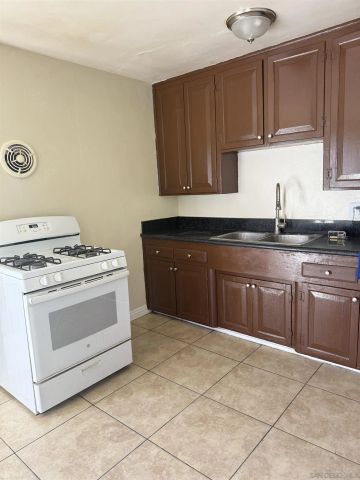 534 S 33rd, San Diego, CA 92113