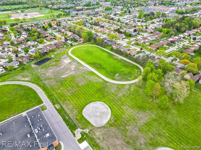 2861 Franklin Park Drive, Sterling Heights, MI 48310