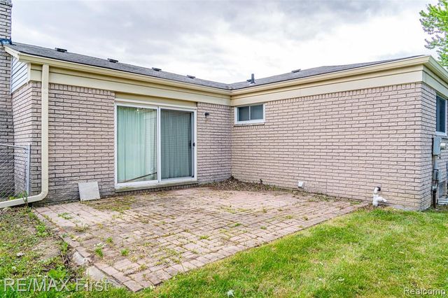 2861 Franklin Park Drive, Sterling Heights, MI 48310