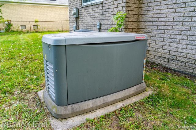 2861 Franklin Park Drive, Sterling Heights, MI 48310