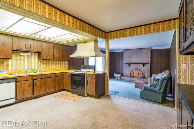 2861 Franklin Park Drive, Sterling Heights, MI 48310