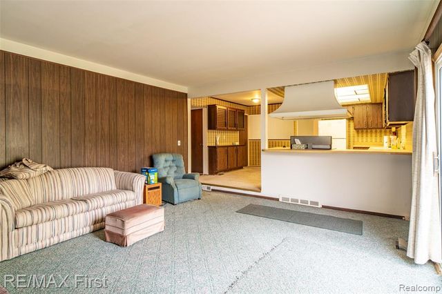 2861 Franklin Park Drive, Sterling Heights, MI 48310