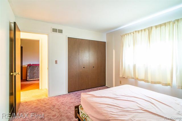 2861 Franklin Park Drive, Sterling Heights, MI 48310