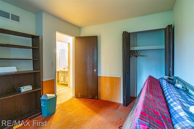 2861 Franklin Park Drive, Sterling Heights, MI 48310