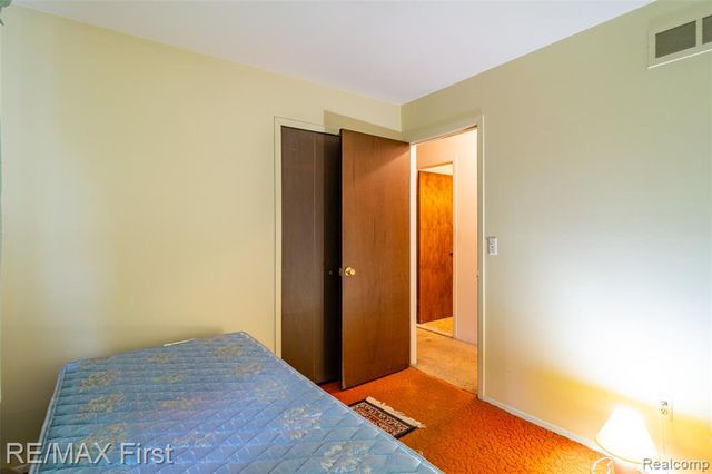 2861 Franklin Park Drive, Sterling Heights, MI 48310