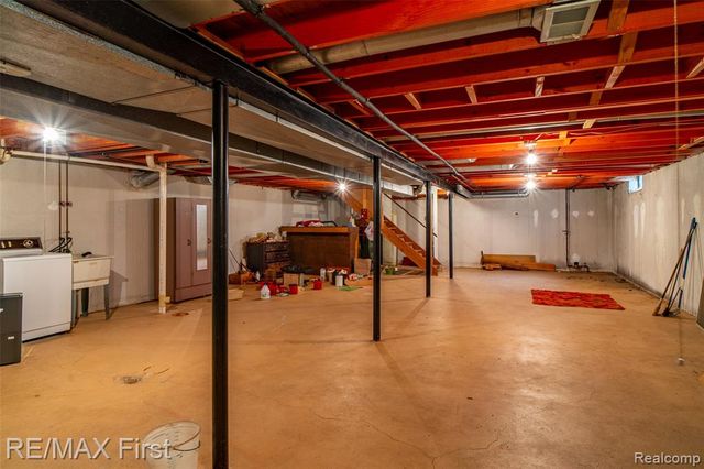 2861 Franklin Park Drive, Sterling Heights, MI 48310