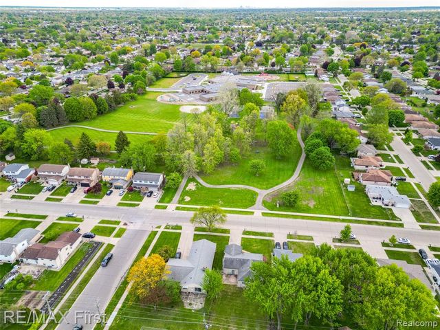 2861 Franklin Park Drive, Sterling Heights, MI 48310