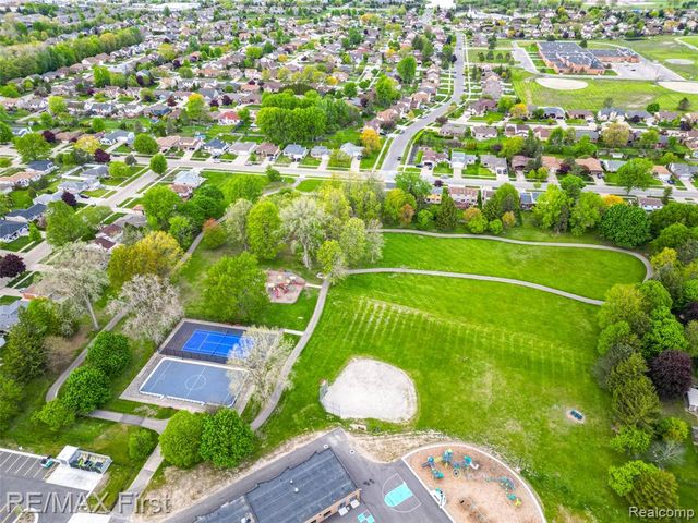 2861 Franklin Park Drive, Sterling Heights, MI 48310