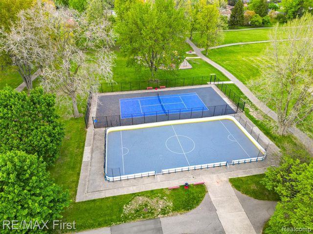 2861 Franklin Park Drive, Sterling Heights, MI 48310