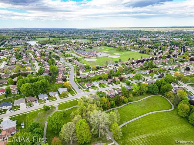 2861 Franklin Park Drive, Sterling Heights, MI 48310