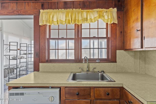 2011 W Beach Drive, Oak Island, NC 28465