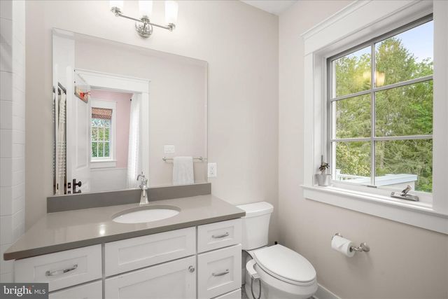 8204 CARAWAY ST, Cabin John, MD 20818