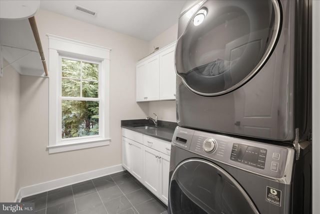 8204 CARAWAY ST, Cabin John, MD 20818
