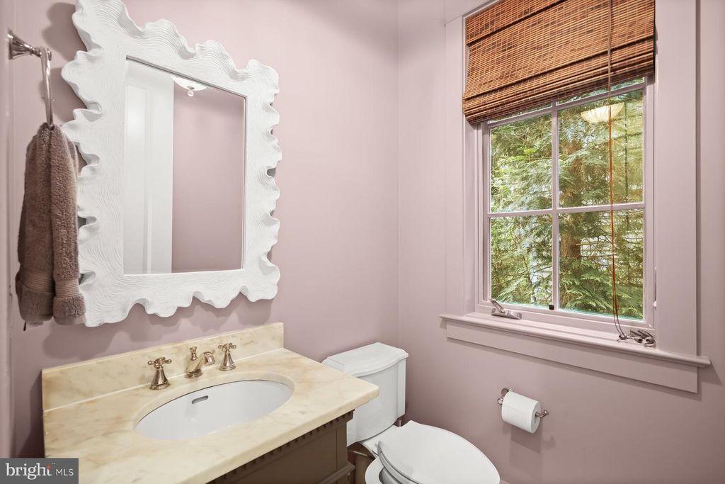 Image 31 of property listing at 8204 CARAWAY ST, Cabin John, MD 20818