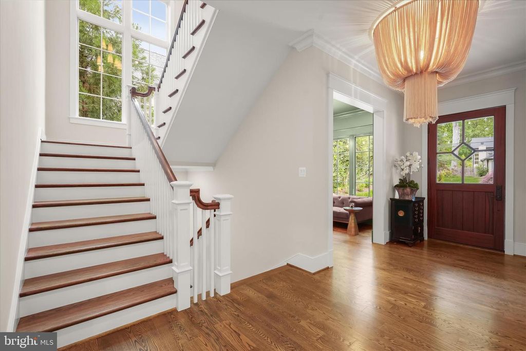 Image 7 of property listing at 8204 CARAWAY ST, Cabin John, MD 20818