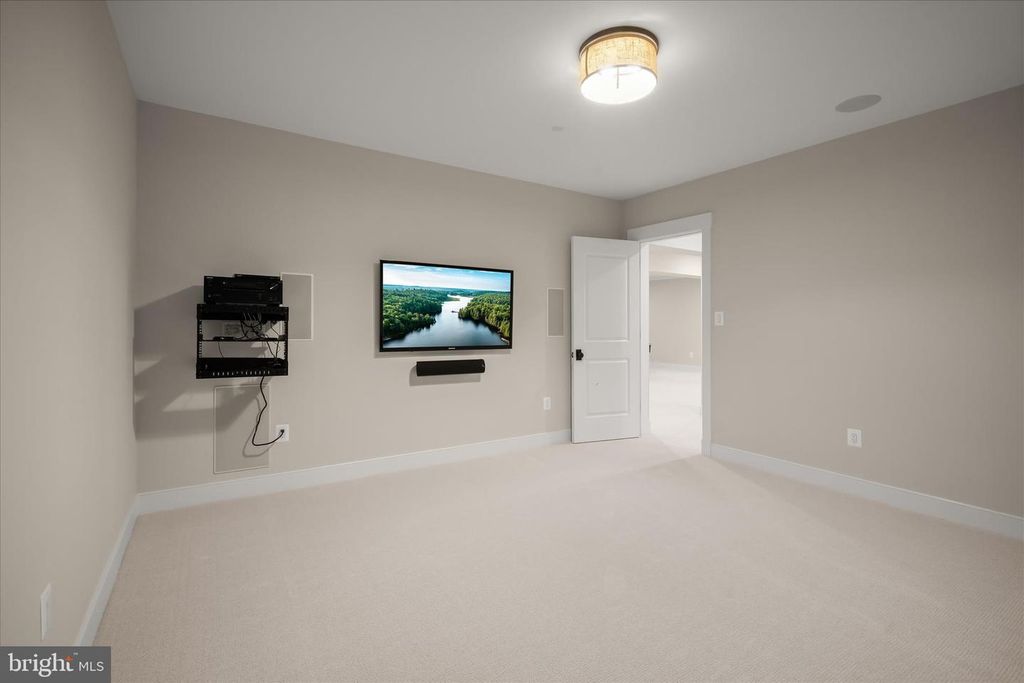 Image 70 of property listing at 8204 CARAWAY ST, Cabin John, MD 20818