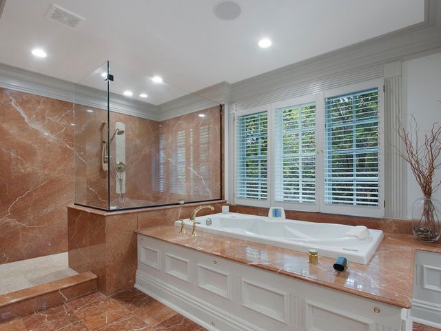 1850 N Mulford Road, Rockford, IL 61107