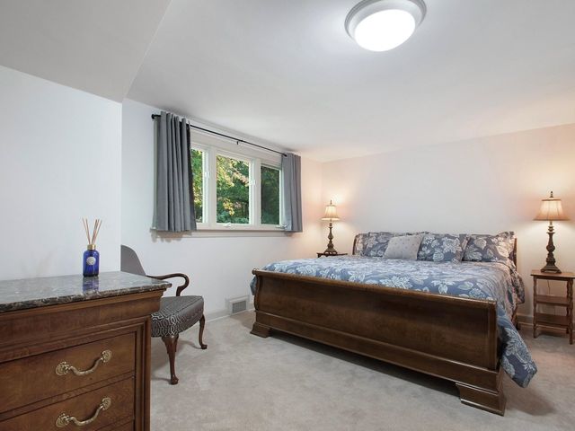 1850 N Mulford Road, Rockford, IL 61107