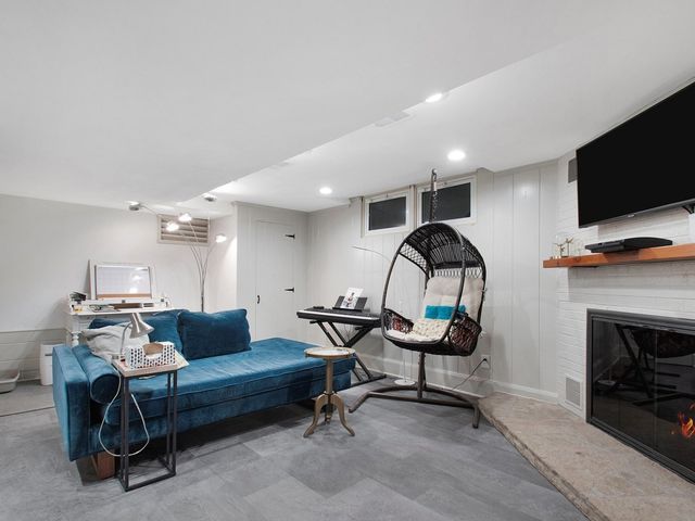 1850 N Mulford Road, Rockford, IL 61107