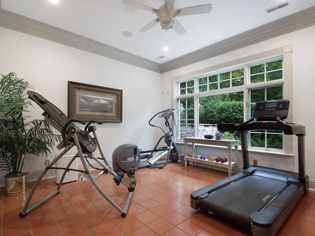 1850 N Mulford Road, Rockford, IL 61107