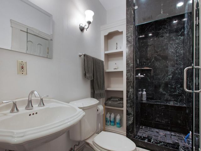 1850 N Mulford Road, Rockford, IL 61107