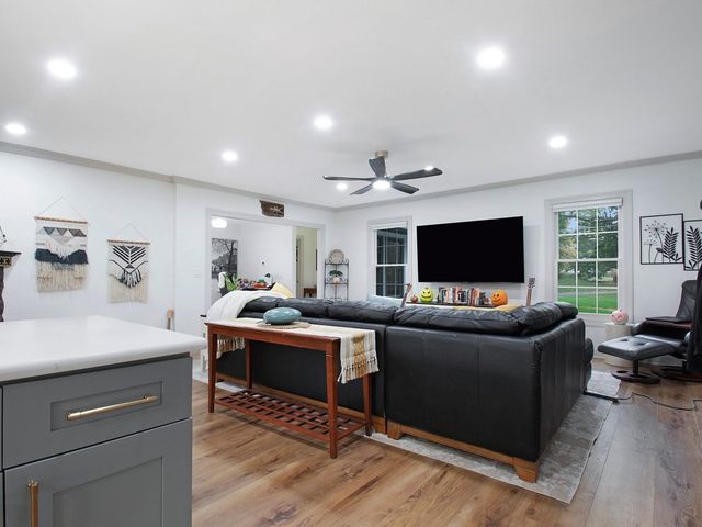 1850 N Mulford Road, Rockford, IL 61107